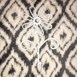 Flower shaped bag holder